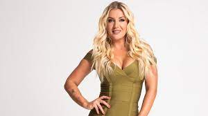 Pamela hódi is a 32 year old hungarian reality tv contestant. Hodi Pamela Oriasi Oromhirt Jelentett Be Nlc