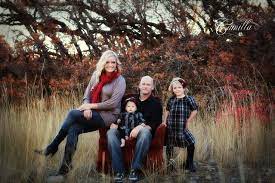 Outside Family Photo Ideas Outdoor Family Photos Ideas Family Portraits Outdoor Fami Outdoor Family Pictures Fall Family Pictures Fall Family Portraits