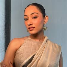 For @janki_india ✨ Inframe @shivikabhandarii PS Videography  @_personifiedphotographer Styling @saniya.kumar Hair @shivahairtstylist . .  . . . #skin #glassskin #dewymakeup #naturalmakeup #beauty #cleanskin #glowy  #glam #editorial #editorialmakeup #fyp ...