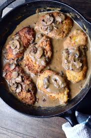 Pan Fried Pork Chops With Mushroom Gravy Is The Best Comfort Food For A Chilly Night Tender Bonel Pork Chops And Gravy Pork Recipes Southern Fried Pork Chops