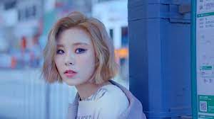 Straight hair that's short is short hair shows off the architecture of the haircut, hiding nothing. Wheein Blues Short Hair Styles Mamamoo Hair Styles