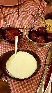 Lambrusco crescentine e tigelle foto. Lambrusco Foto Di Lambrusco Crescentine Tigelle Bologna Tripadvisor