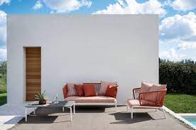 Roda Propone La Propria Visione Dell Italian Design Nel Mondo Realizzando Arredamento Per Este Quality Outdoor Furniture Outdoor Armchair Resin Patio Furniture