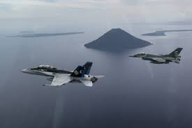 Mach 2.5 (1,875 mph, 3,017 km/h) comba. F 15 Vs F 16 Vs F A 18 The Aircrews Perspective The Aviation Geek Club