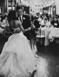 Por ello la siguiente lista de canciones para dedicar a tu novio puede ser para decirle lo bien que te. Como Se Baila El Vals Bailedenovios