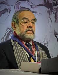 Declaran a Walter Alva «Embajador de Investigaciones Culturales»