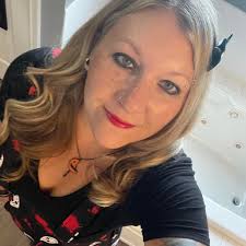 What are the best places for fall foliage photos near Fort Wayne?