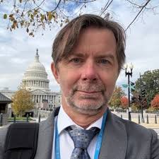 Gabrielle Huston (@TalkToGabrielle)