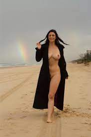 Beautiful Naked Arab Women - 41 photos
