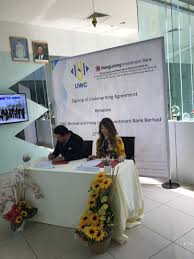 News in other languages on hong leong bank berhad. Signing Of Underwriting Agreement Between Uwc Berhad And Hong Leong Investment Bank Berhad Uwc Berhad