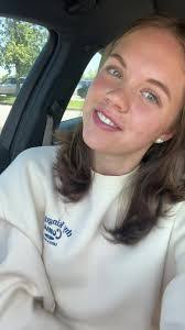 Mallory Knowles's Instagram, Twitter & Facebook