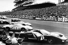 Compte tenu de la crise sanitaire, la 89e édition des 24 heures du mans ne se déroulera pas en juin, mais bien en août. Affiche 24h Du Mans 1966 Ford Vs Ferrari Etsy Ford Vs Ferrari Le Mans Le Mans Poster