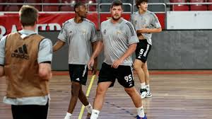 O benfica b venceu cinco dos últimos seis jogos disputados em casa na ii liga e, como transparece do discurso do médio david tavares, é com o intuito de enriquecer a estatística que parte para o duelo com o penafiel na 30.ª jornada, no benfica campus. Benfica Jogo Abc Uminho Andebol Antevisao Sl Benfica