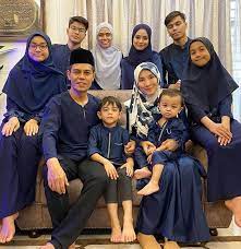 Sebelum ini, anak gadis fauzi nawawi pernah mencuri tumpuan kerana mendapat keputusan cemerlang dalam pelajaran. Biodata Penyanyi Fareez Fauzi Anak Fauzi Nawawi Iluminasi