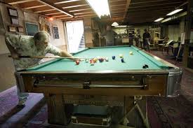10 Foot 100 Year Old Pool Table Billiards Snooker Room Pool Cues