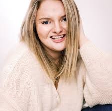 Isabelle Buckley's Instagram, Twitter & Facebook