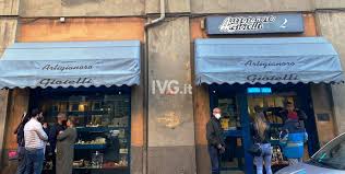 Finta rapina in gioielleria per un corto: Rapina In Una Gioielleria Di Albenga Caccia A Due Banditi Ivg It