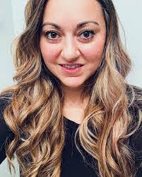 Denise Grandy's Instagram, Twitter & Facebook