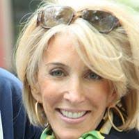 Lori Bessey's Instagram, Twitter & Facebook