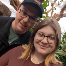 Best local restaurants to try while at the falls. Not looking for chains  but we are going to rainforest cafe since we don't have one local and my 5  year old would