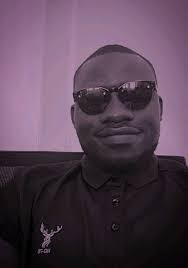 Elisha Simon's Instagram, Twitter & Facebook