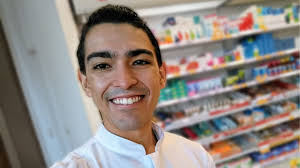 Farmacêutico da Drogasil participa de palestra do curso de Farmácia da  UniMAX — UniMAX