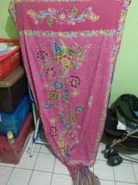 Model baju batik kombinasi menggunakan kain polos, sifon, bolero, embos, dan brokat. Gendongan Kain Jarik Bayi Anak Kereta Kursi Goyang Gendongan Bayi Di Carousell