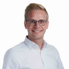 Michael Ecker's Instagram, Twitter & Facebook