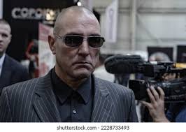 183 resultados de imágenes, fotos de stock e ilustraciones libres de  regalías para Jones vinnie