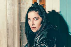 Bishop Briggs White Flag Song Bishop Briggs Sarah Grace Mclaughlin Bishop Briggs Photoshoot Inspiration Bishop