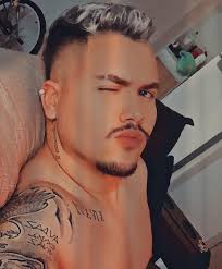 Finge que tem uma legenda legal aqui e um homem bonito na foto 🫶🏼🐈