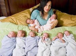 Teboho tsotetsi of tembisa township, ekurhuleni, said his wife, gosiame thamara sithole, 37, gave birth to decuplets at a pretoria hospital. These 9 Parents Give A Whole New Meaning To Record Setting Children Baby Freebies Baby