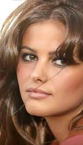 CLAUDIA CARDINALE, 87 anni. È nata a Tunisi da genitori Siciliani  (Francesco Cardinale e Jolanda Greco) il 15 Aprile del 1938. È considerata  l'attrice italiana più importante emersa negli anni sessanta, è