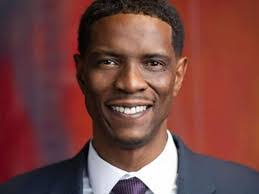 Carlos Cromwell's Instagram, Twitter & Facebook