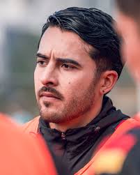 Corría el año de 1974, un 14 de julio, al medio día…, el televisor se  encendió y empezó a transmitir desde la cancha del Monumental Estadio  Azteca…, el resto es historia, una