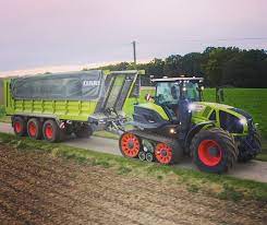 agropictures com op instagram was fur ein ungewohnliches gespann fur den mais transport aber auch auf der st tractors monster trucks farm equipment