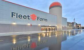 Additional services at this location include curbside pickup, attached tire/auto center, garden center and a 24/7 pay at the pump gas station with convenience store. Eau Claire Fleet Farm Architecture Ayres