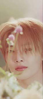 Today it feels like Spring. 🌸☀️🥰 Am I the only person who immediately  feels happier when the sun comes out? Taking Tayto to a 2nd birthday party  which is why she's in