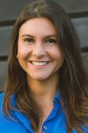 Arianna Simpson's Instagram, Twitter & Facebook