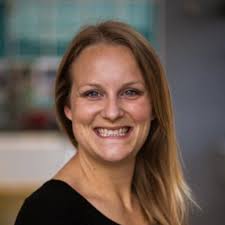 Tara Holcomb's Instagram, Twitter & Facebook