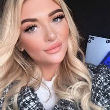 Courtney Summers updated her profile...