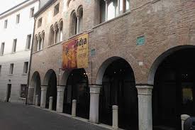 Palazzo dei trecento is situated 160 metres southwest of casa dei carraresi. What To See In Treviso Itinerary Dedicated To The Historical Center