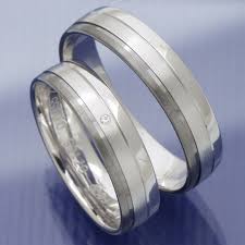 Ob creolen oder ohrstecker, ob mit einem zirkonia oder einem diamant. Eheringe Shop Trauringe Moonlight Aus 585 Weissgold Matt Glanz Pb260773