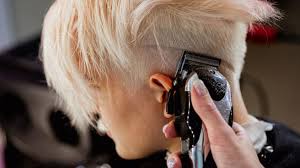 Tagli di capelli corti, capelli medi e capelli lunghi, le tendenze capelli non avranno più segreti. Tagli Capelli Estate 2021 3 Look Di Tendenza Pg Magazine Pg Magazine