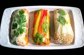 Leckere vegane sommerrollen mit räuchertofu selber machen » summer rolls mit viel gemüse und erdnusssoße machen. Diy Sommerrollen Voller Vitamine Gesund Und Abwechslungsreich Gesunex