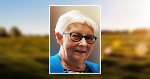 Annette Gee's Instagram, Twitter & Facebook