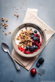 Fromage Blanc Au Granola Et Fruits Rouges Frais Recette Culinaire Alimentation Fromage Blanc