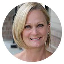 Leslie Bartley's Instagram, Twitter & Facebook