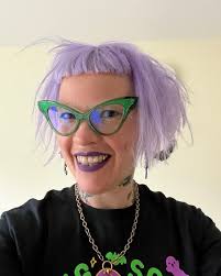 In this week's episode, we chat with Joanne Croxford who has been a Tour  Manager, Production Coordinator and Hospitality Director in the live music  industry. Joanne discusses her journey from growing up