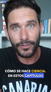 José Daniel Edelstein Glaubach (Buenos Aires, 1968) es un profesor de  física, investigador, escritor y divulgador científico. Ejerce de profesor  de física teórica en la Universidad de Santiago de Compostela y como